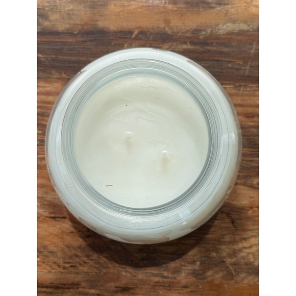 Better Homes & Gardens Cashmere & Teak 2-Wick Scented Candle 18‎ oz - Picture 3 of 5